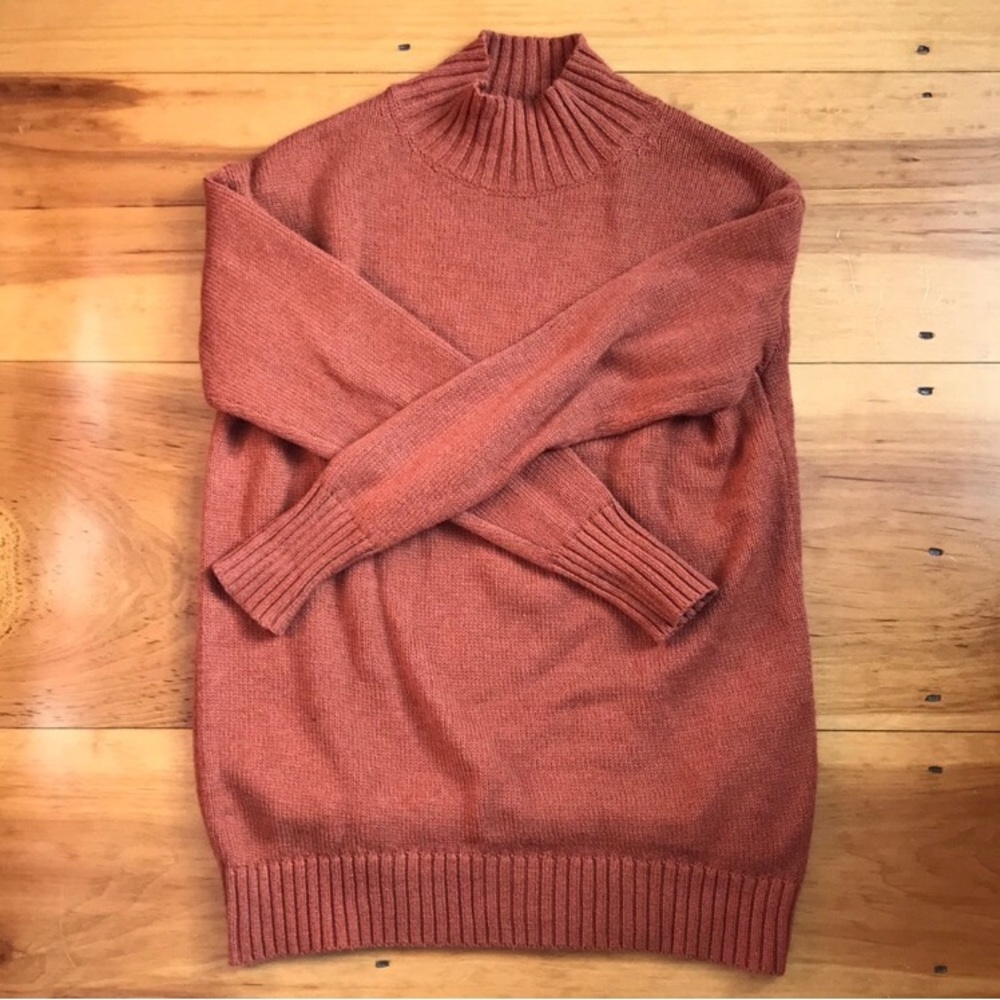 Old Navy loose fit mock sweater. Cotton knit, size XS